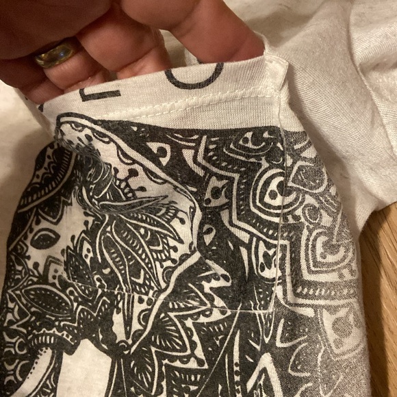 Set of 2 Relaxed/oversized (Pit to pit= 17.5 & 18”) super soft & comfy T-Shirts. - Picture 12 of 15